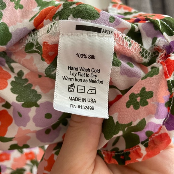 Amour Vert Lotta 100% Floral Washable Silk Blouse - Picture 9 of 9